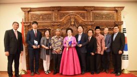 Four Korea Entrepreneurs as Friends of Indonesia Workers in Korea Received the Ambassador Award