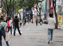Konsumsi Orang Asing di Korea Sangat Menurun pada Triwulan Kedua