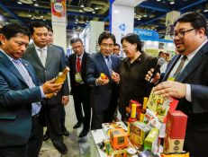 무역 박람회에서 선 보인 ASEAN음식들