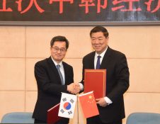 S. Korea, China agree to boost tourism, economic cooperation